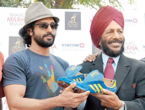 I burst into tears after watching 'Bhaag Milkha Bhaag': Milkha Singh